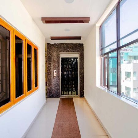 Hotel Oyo Surya Teja Residency Khammam Esterno foto