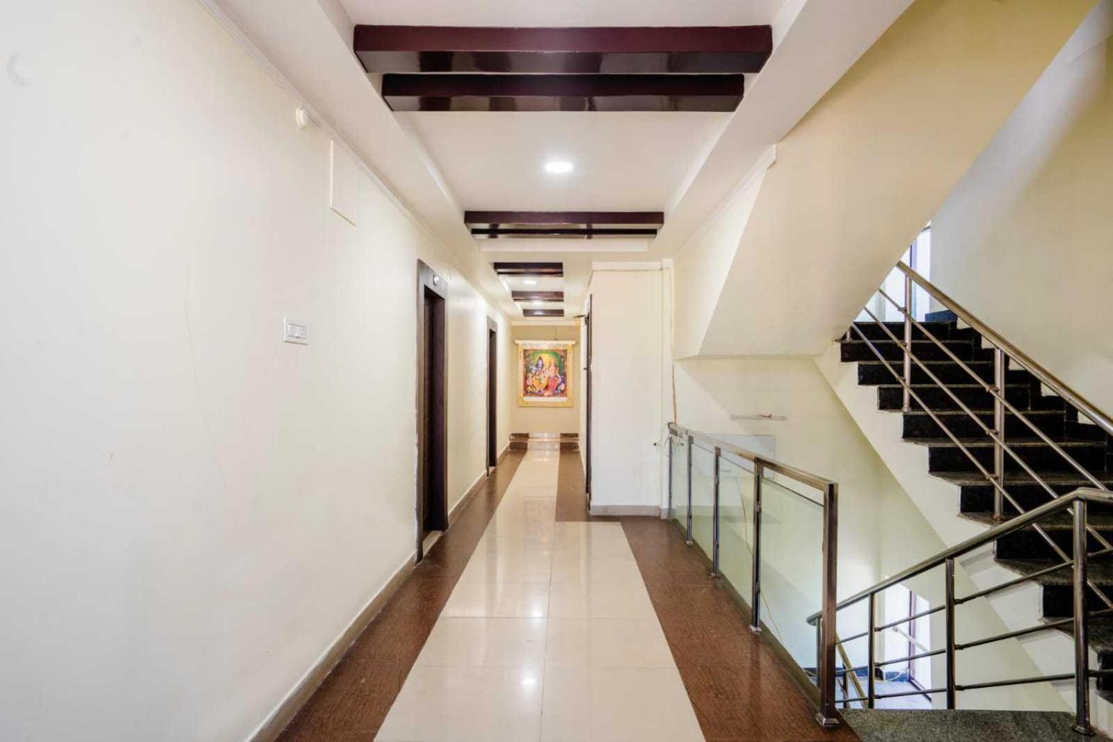 Hotel Oyo Surya Teja Residency Khammam Esterno foto