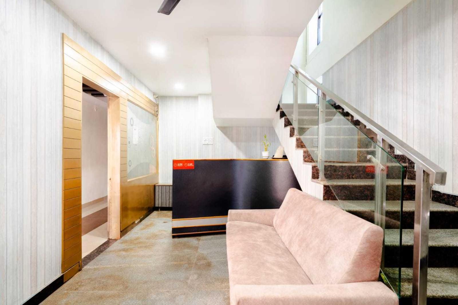 Hotel Oyo Surya Teja Residency Khammam Esterno foto